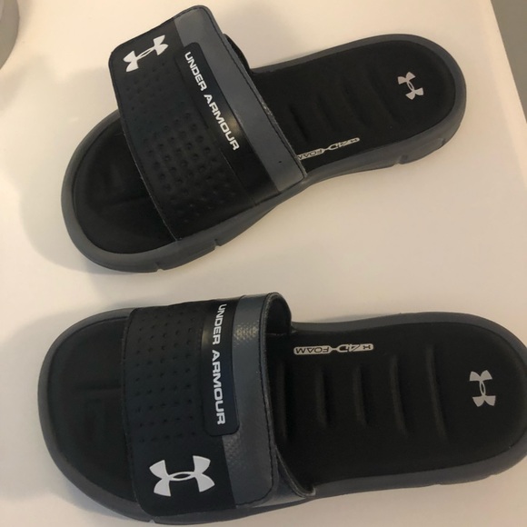 boys under armor slides